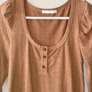 PARK ADELYN Light Brown Ribbed Puff Sleeve Top, Size L.